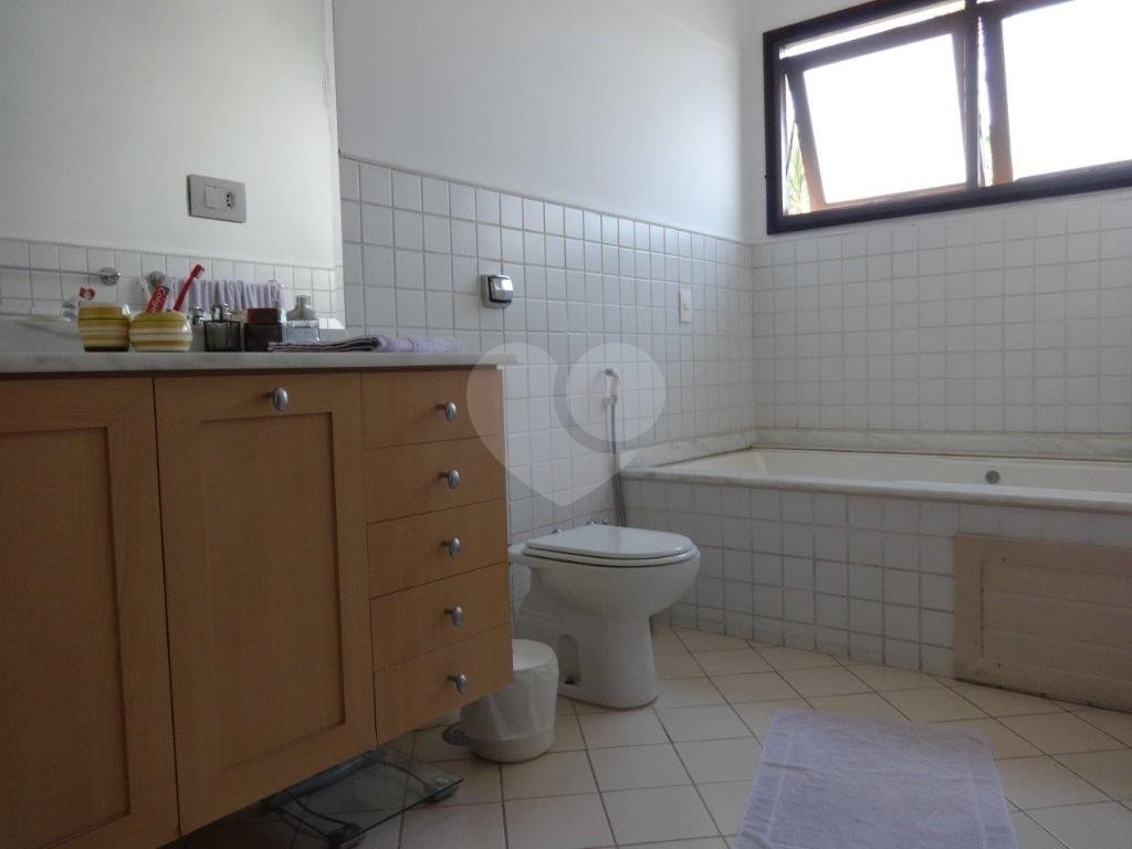 Casa Residencial XI Alphaville 3 Dormitórios 3 Suítes 4 Vagas