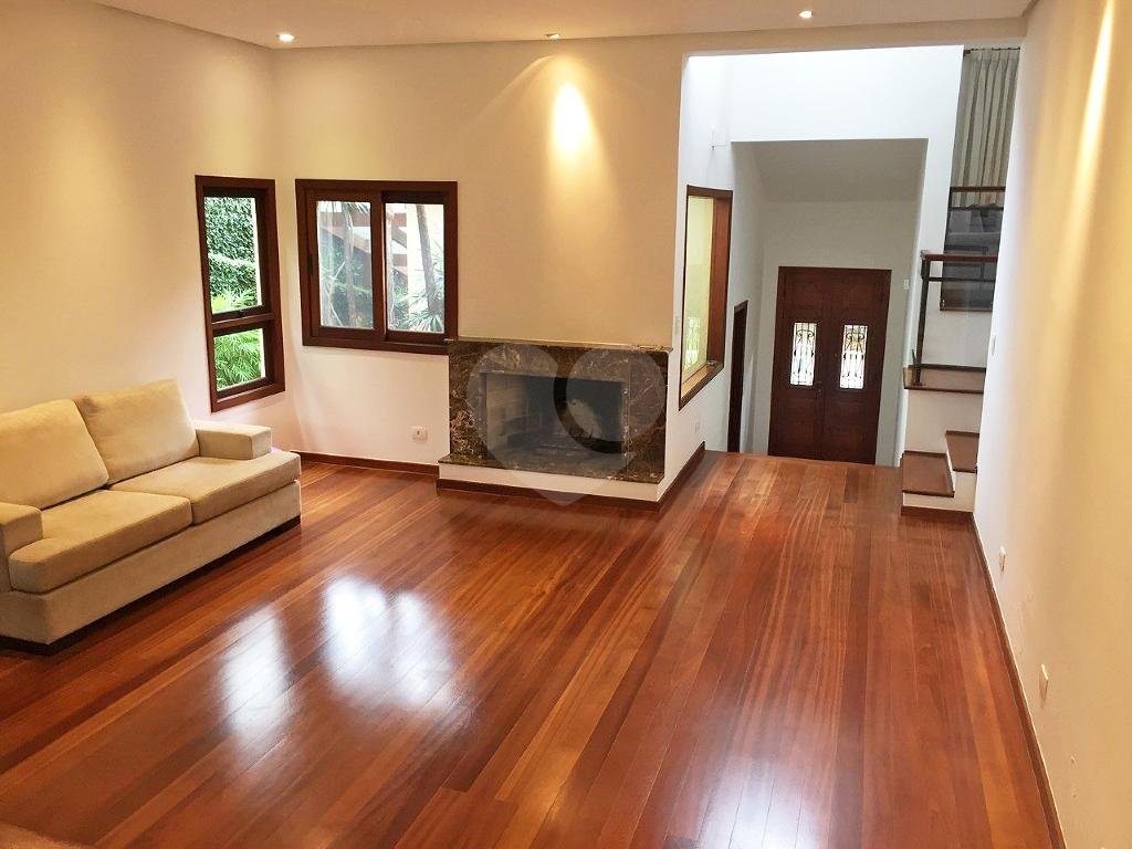 Casa Residencial XI Alphaville 3 Dormitórios 3 Suítes 4 Vagas