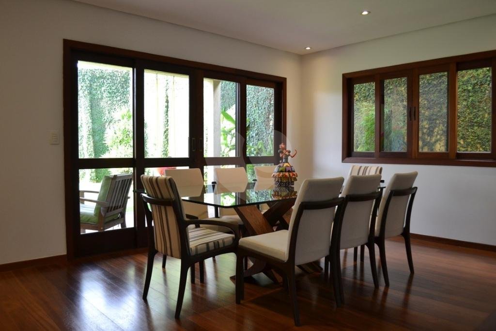 Casa Residencial XI Alphaville 3 Dormitórios 3 Suítes 4 Vagas