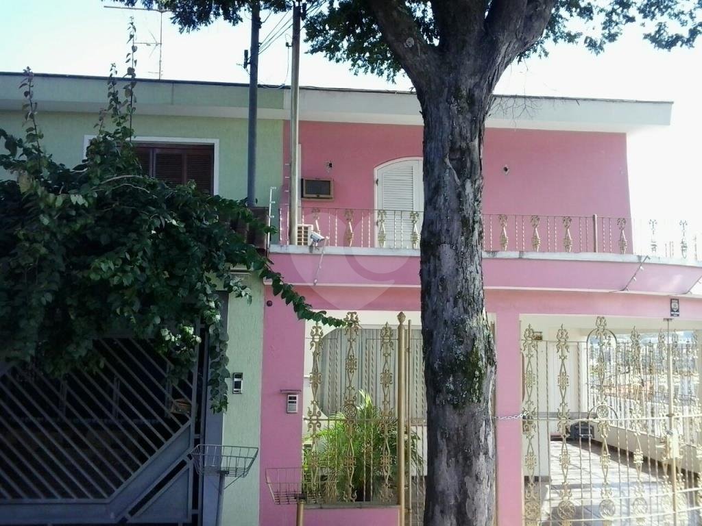 SOBRADO em VILA GALVÃO