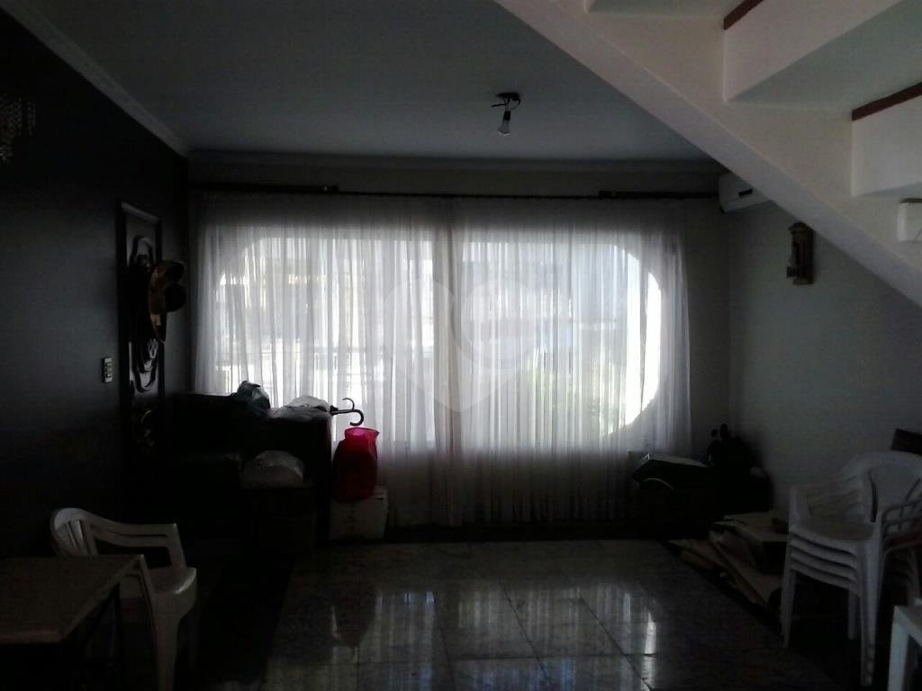 SOBRADO em VILA GALVÃO