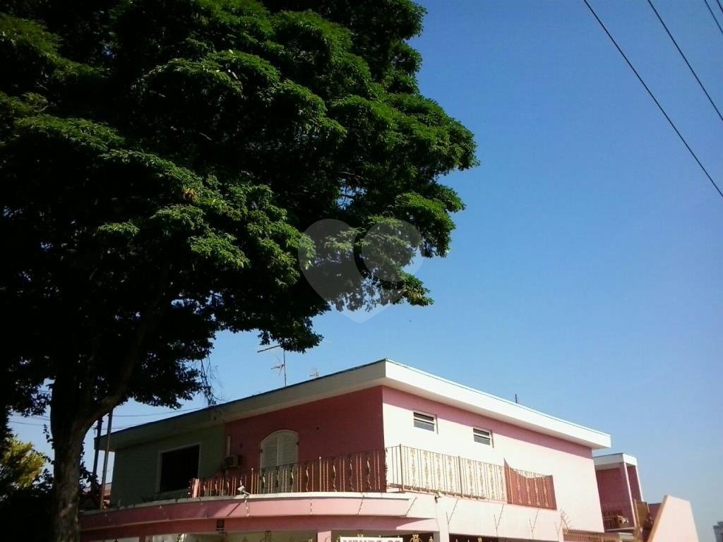 SOBRADO em VILA GALVÃO