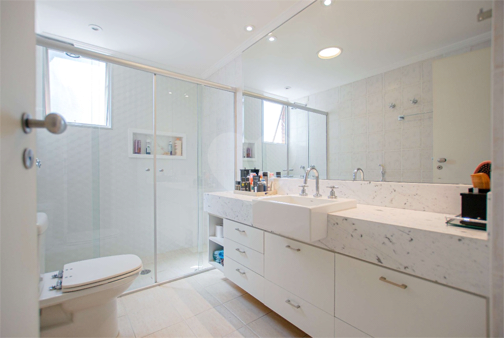 Apartamento - Perdizes - 4 Dormitórios - 157 m²