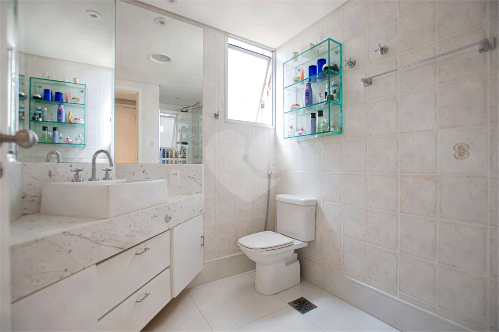 Apartamento - Perdizes - 4 Dormitórios - 157 m²