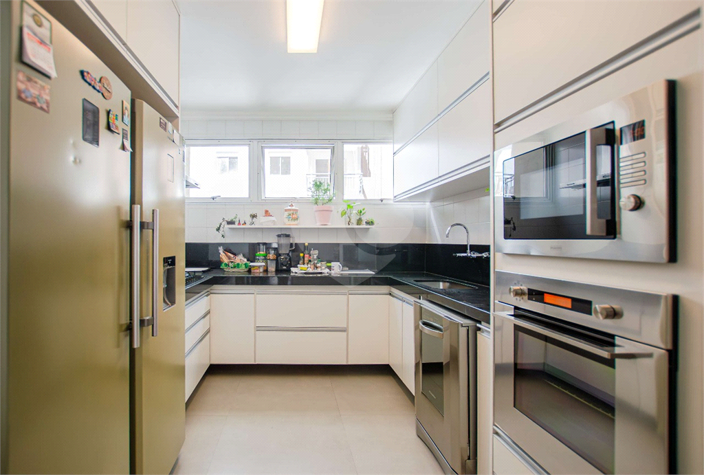 Apartamento - Perdizes - 4 Dormitórios - 157 m²