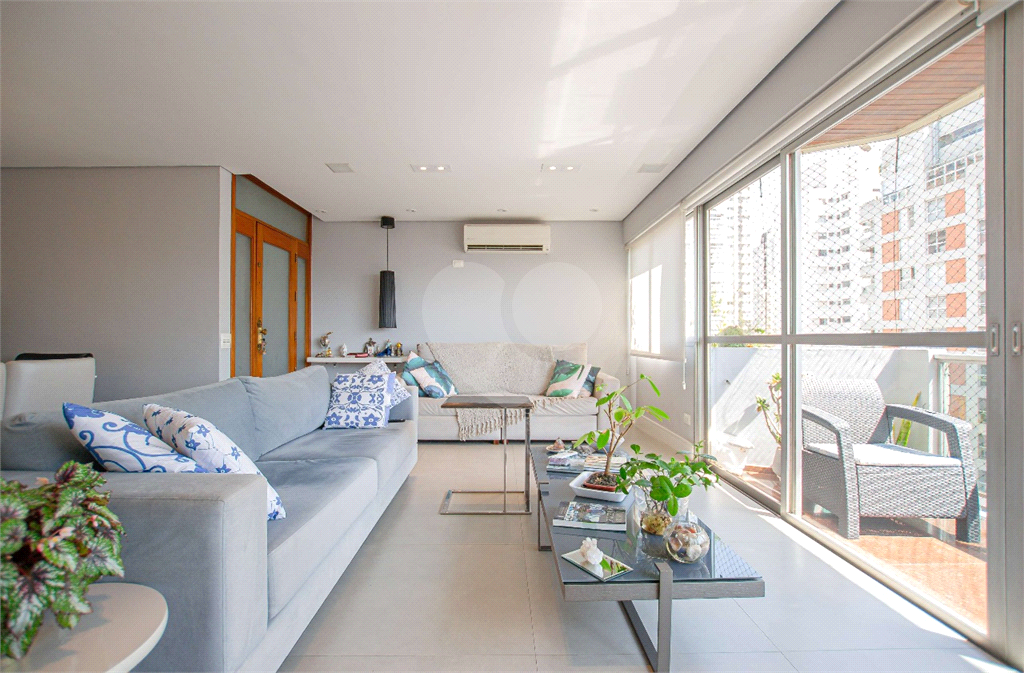 Apartamento - Perdizes - 4 Dormitórios - 157 m²