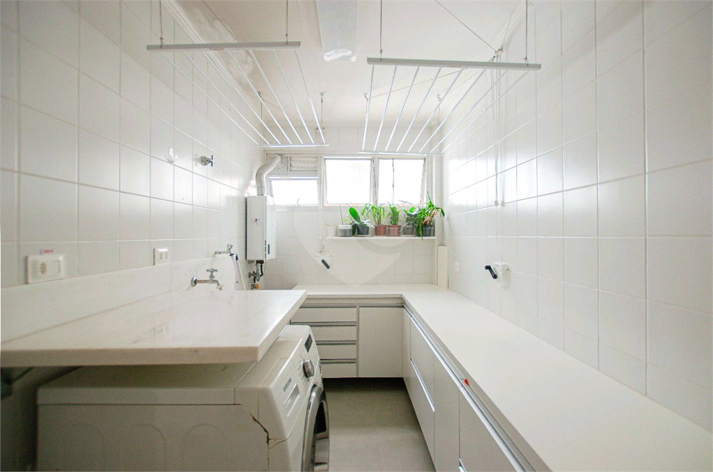 Apartamento - Perdizes - 4 Dormitórios - 157 m²