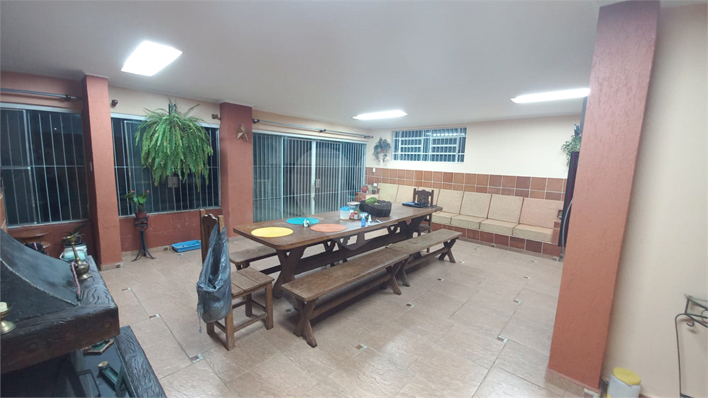 Sobrado à venda e aluguel com 4 quartos, 320m² - Foto 33