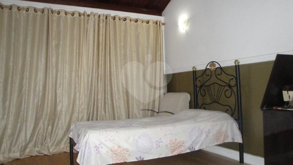  Maravilhosa Residência com  1.500 m²  área .