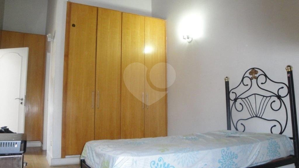  Maravilhosa Residência com  1.500 m²  área .
