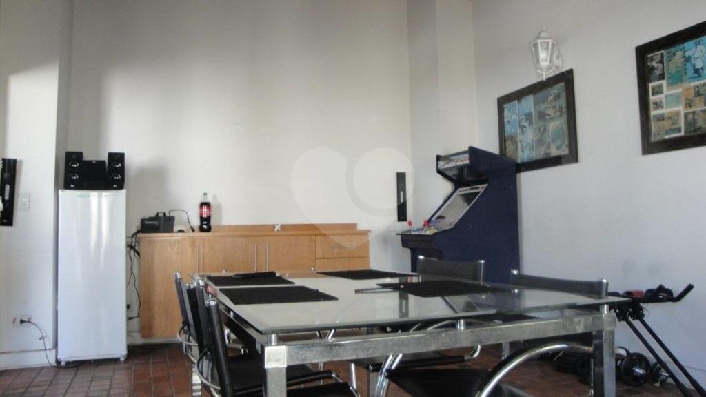  Maravilhosa Residência com  1.500 m²  área .