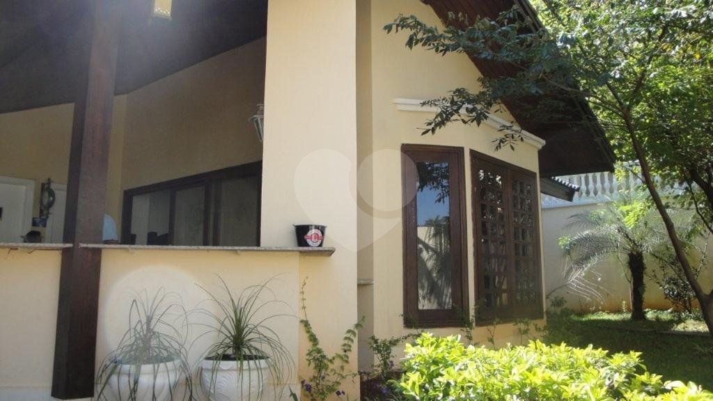  Maravilhosa Residência com  1.500 m²  área .