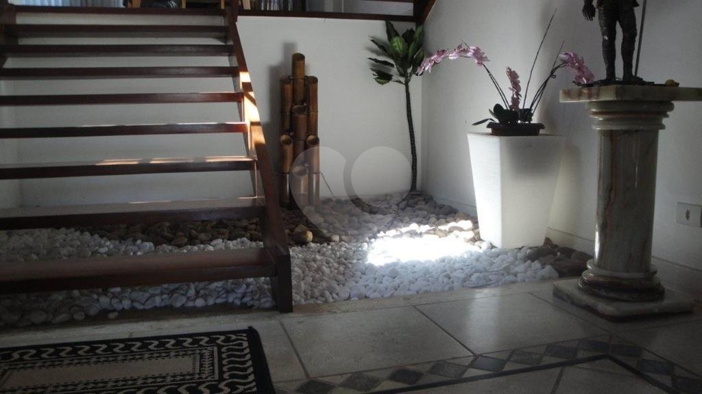  Maravilhosa Residência com  1.500 m²  área .