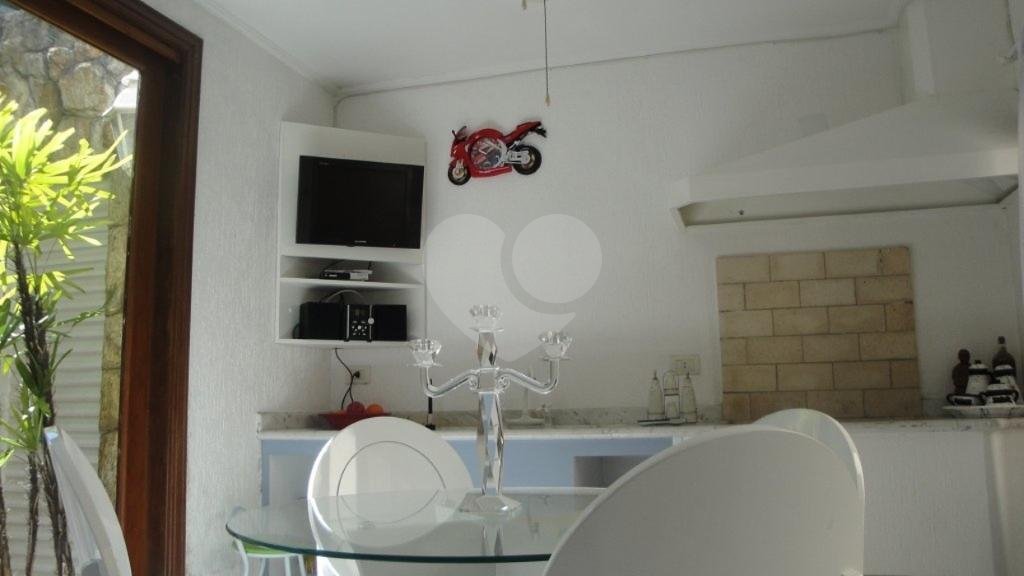  Maravilhosa Residência com  1.500 m²  área .