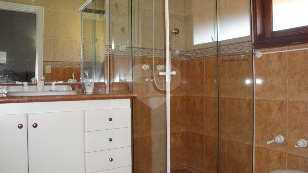  Maravilhosa Residência com  1.500 m²  área .