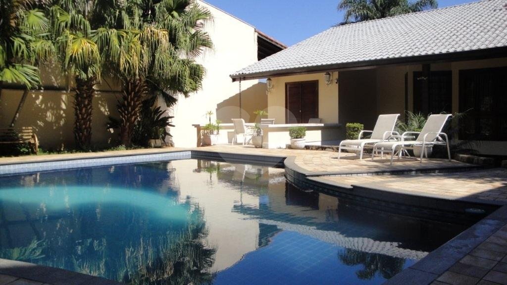  Maravilhosa Residência com  1.500 m²  área .