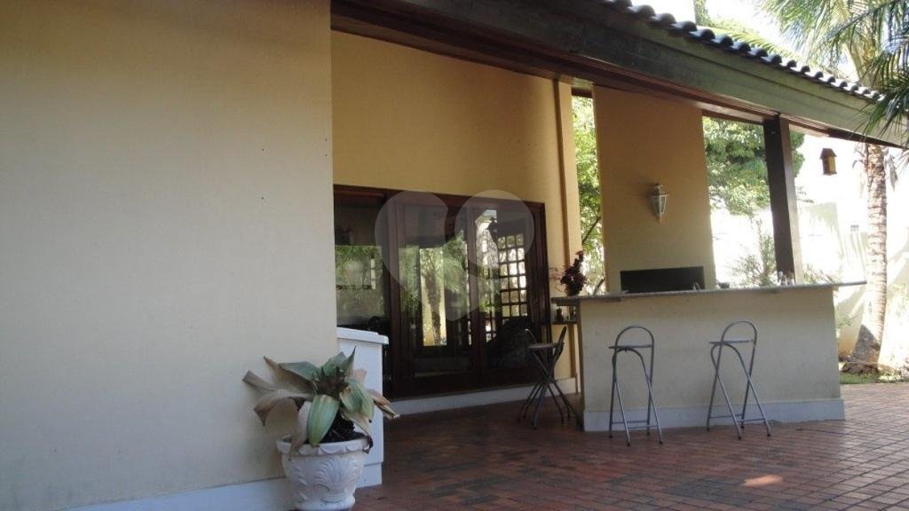  Maravilhosa Residência com  1.500 m²  área .
