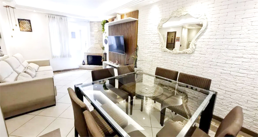 LINDO SOBRADO EM CONDOMÍNIO FECHADO NO HORTO FLORESTAL