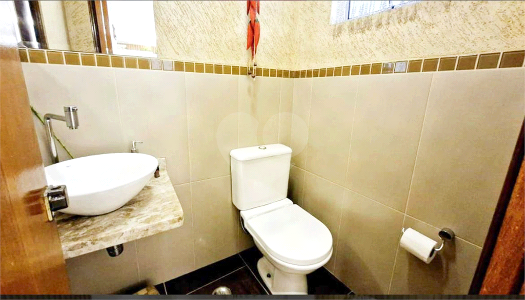 LINDO SOBRADO EM CONDOMÍNIO FECHADO NO HORTO FLORESTAL