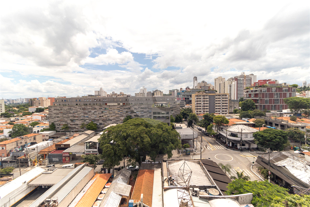 Maravilhosa Cobertura moderna com amplo terraço e lazer em Pinheiros.