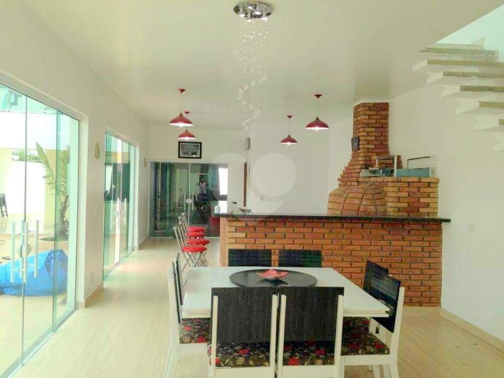 casa em itanhaem proximo a praia, com piscina, churrasqueira