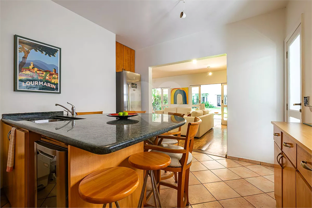 Sobrado no Alto de Pinheiros com 369 m² e Terreno com 570 m²