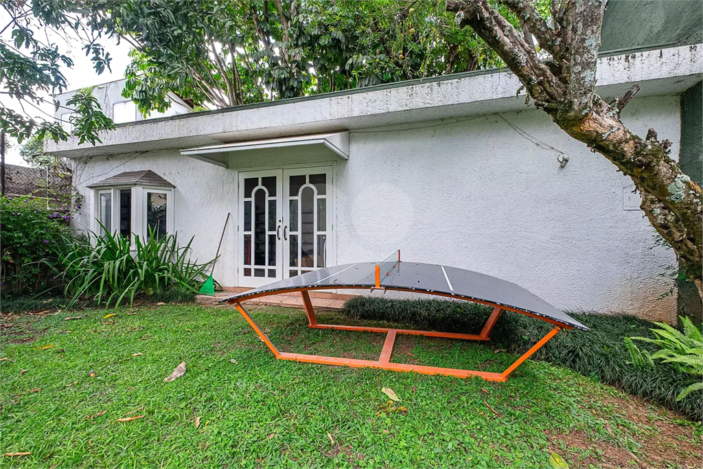 Sobrado no Alto de Pinheiros com 369 m² e Terreno com 570 m²