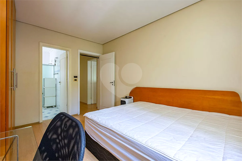 Sobrado no Alto de Pinheiros com 369 m² e Terreno com 570 m²