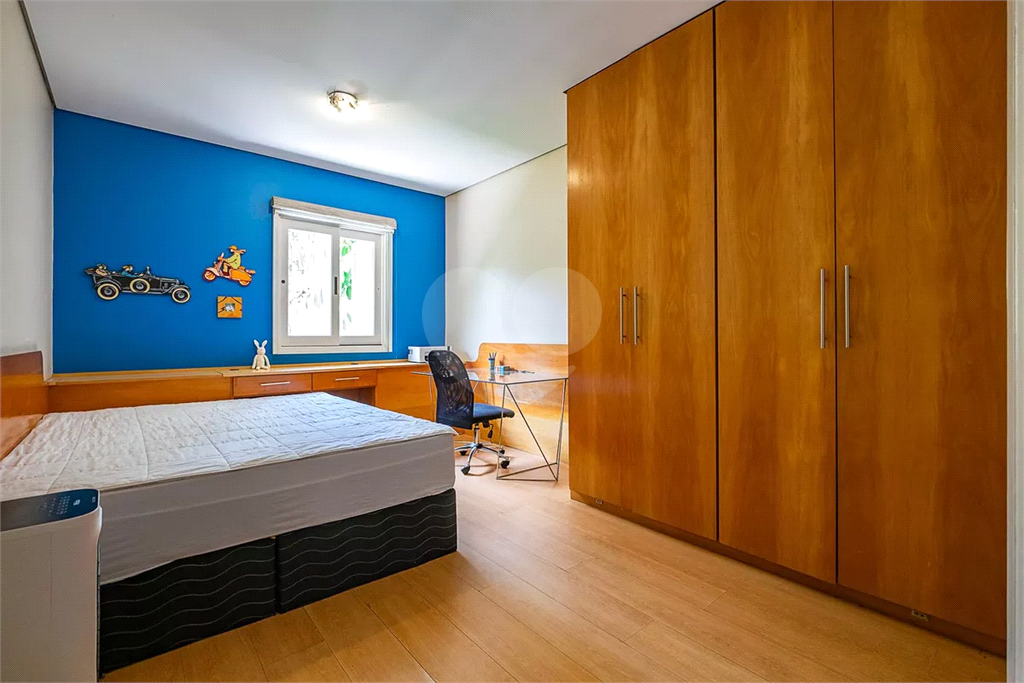 Sobrado no Alto de Pinheiros com 369 m² e Terreno com 570 m²