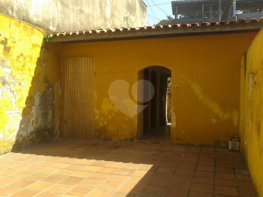 Sobrado na Vila Santos – Zona Norte em local maravilhoso e cercado de muito verde! 