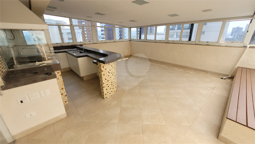 Cobertura Duplex para venda, 4 quartos (2 suítes), piscina, espaço gourmet. 4 vagas. Água Fria