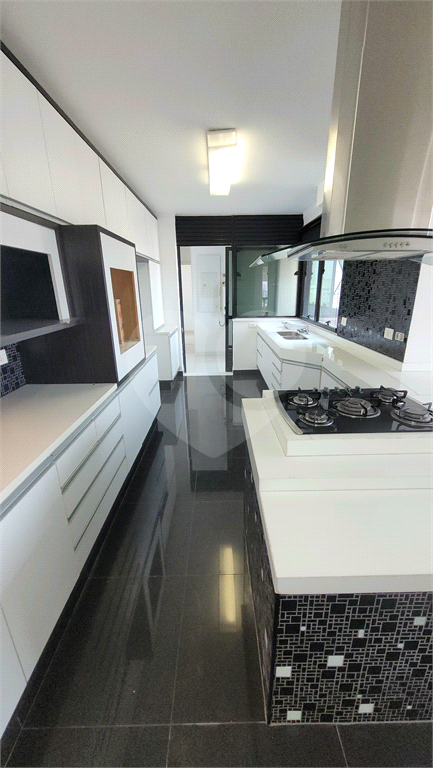 Cobertura Duplex para venda, 4 quartos (2 suítes), piscina, espaço gourmet. 4 vagas. Água Fria