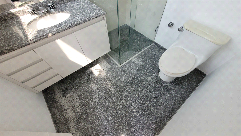 Cobertura Duplex para venda, 4 quartos (2 suítes), piscina, espaço gourmet. 4 vagas. Água Fria