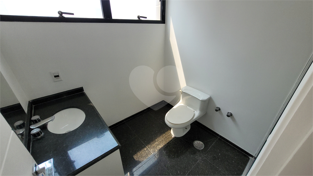 Cobertura Duplex para venda, 4 quartos (2 suítes), piscina, espaço gourmet. 4 vagas. Água Fria