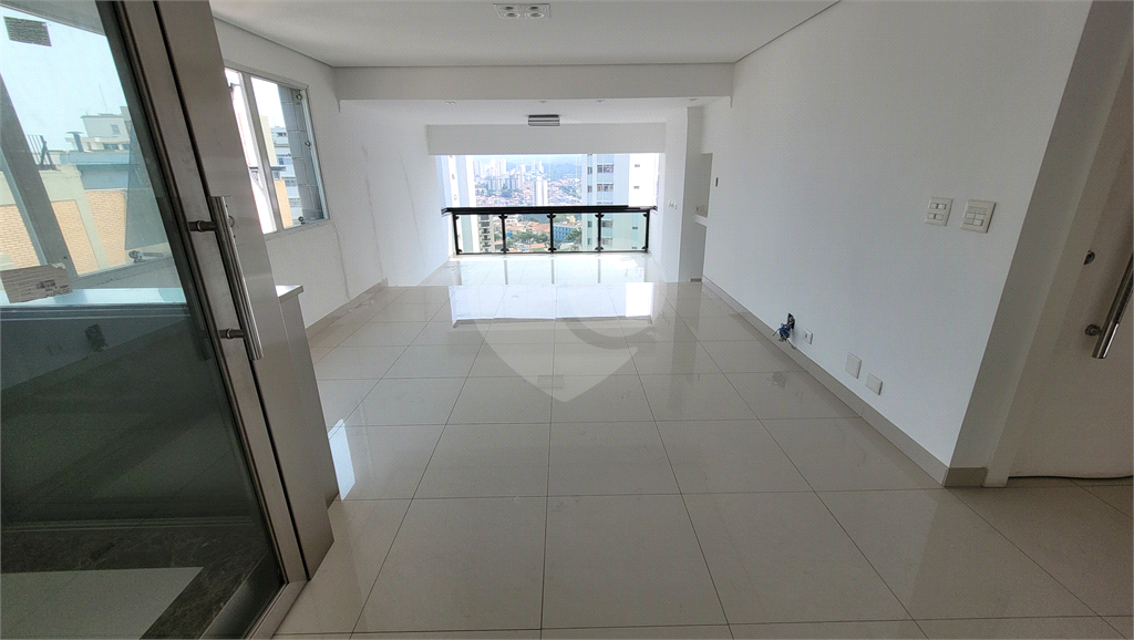 Cobertura Duplex para venda, 4 quartos (2 suítes), piscina, espaço gourmet. 4 vagas. Água Fria