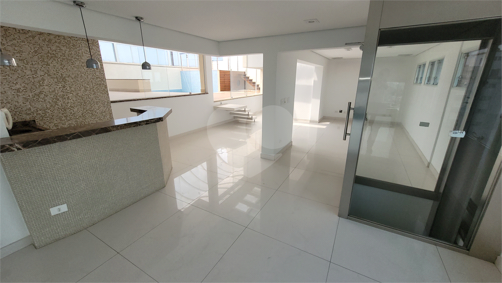 Cobertura Duplex para venda, 4 quartos (2 suítes), piscina, espaço gourmet. 4 vagas. Água Fria