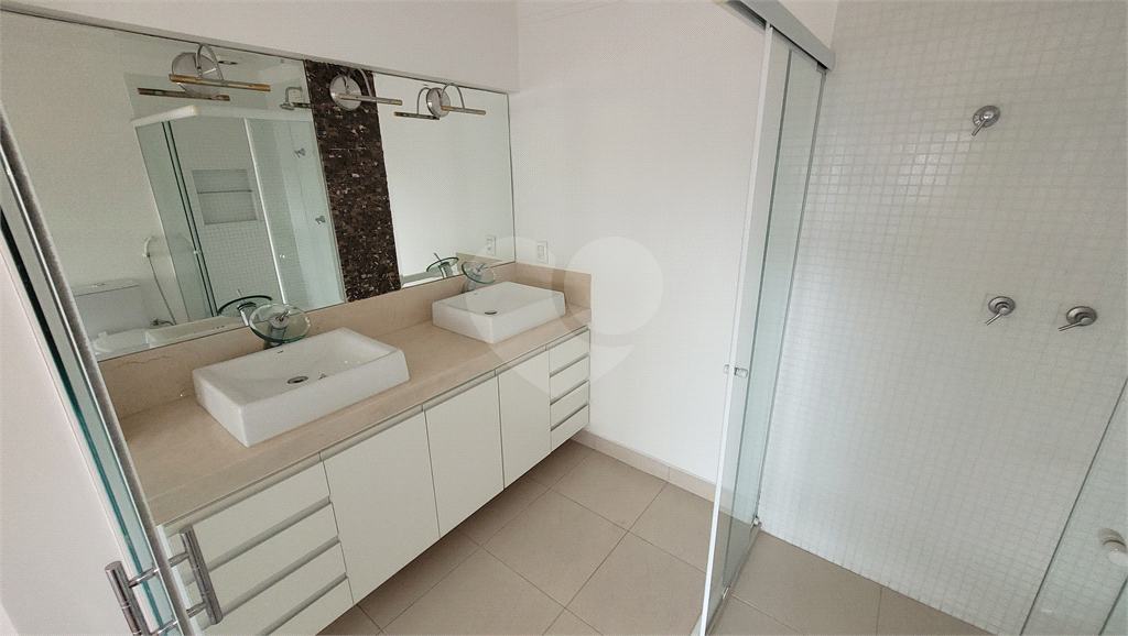 Cobertura Duplex para venda, 4 quartos (2 suítes), piscina, espaço gourmet. 4 vagas. Água Fria
