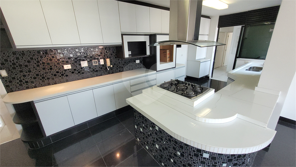 Cobertura Duplex para venda, 4 quartos (2 suítes), piscina, espaço gourmet. 4 vagas. Água Fria