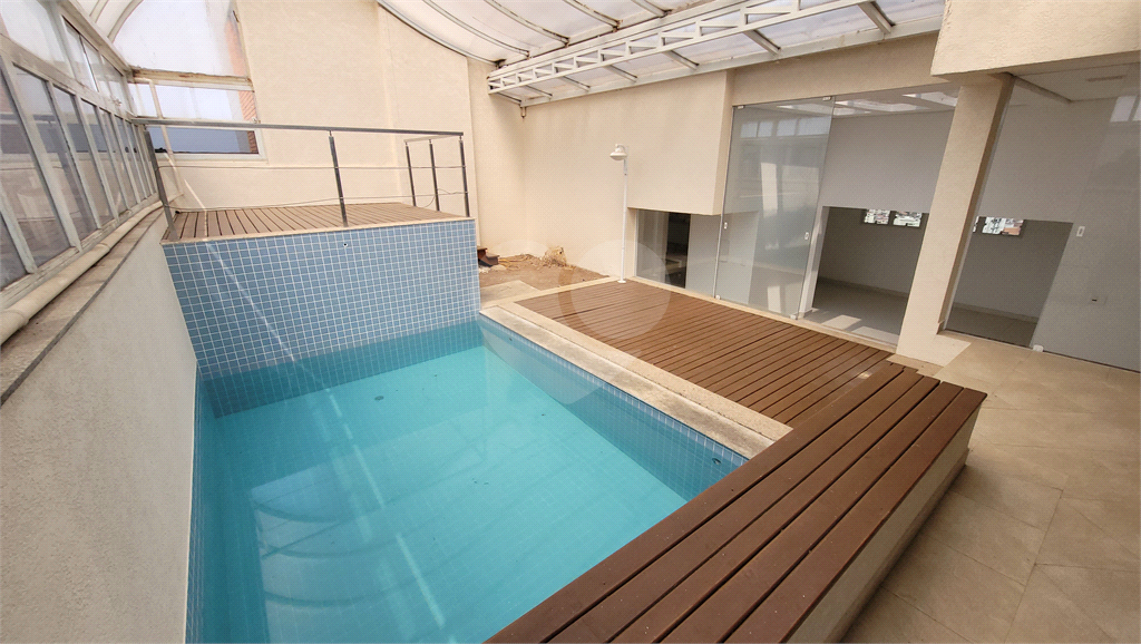 Cobertura Duplex para venda, 4 quartos (2 suítes), piscina, espaço gourmet. 4 vagas. Água Fria