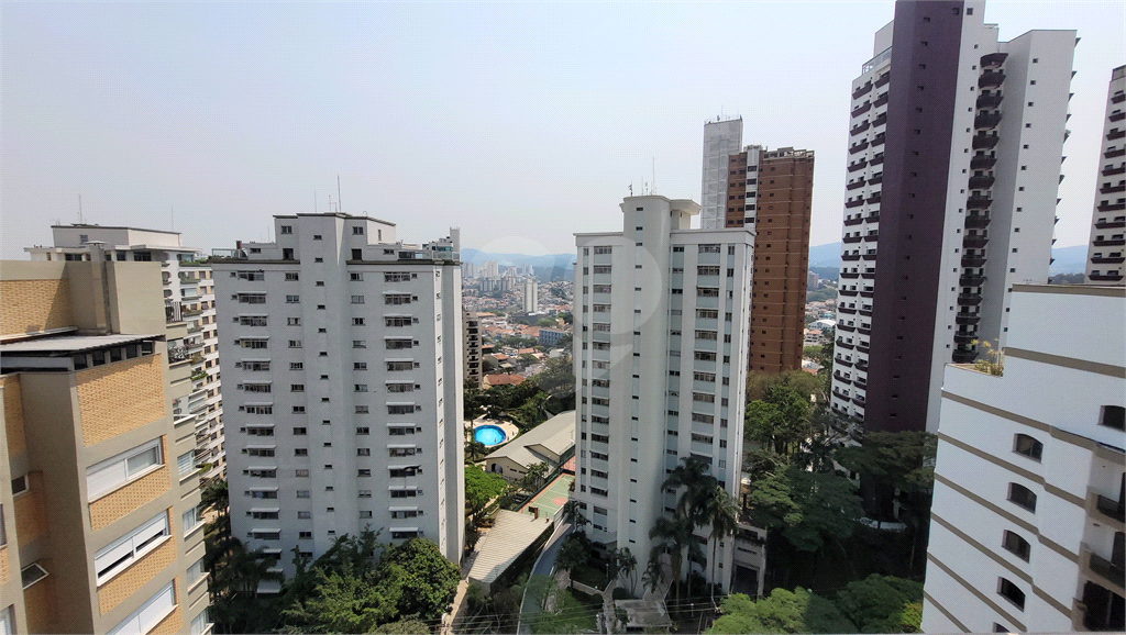 Cobertura Duplex para venda, 4 quartos (2 suítes), piscina, espaço gourmet. 4 vagas. Água Fria