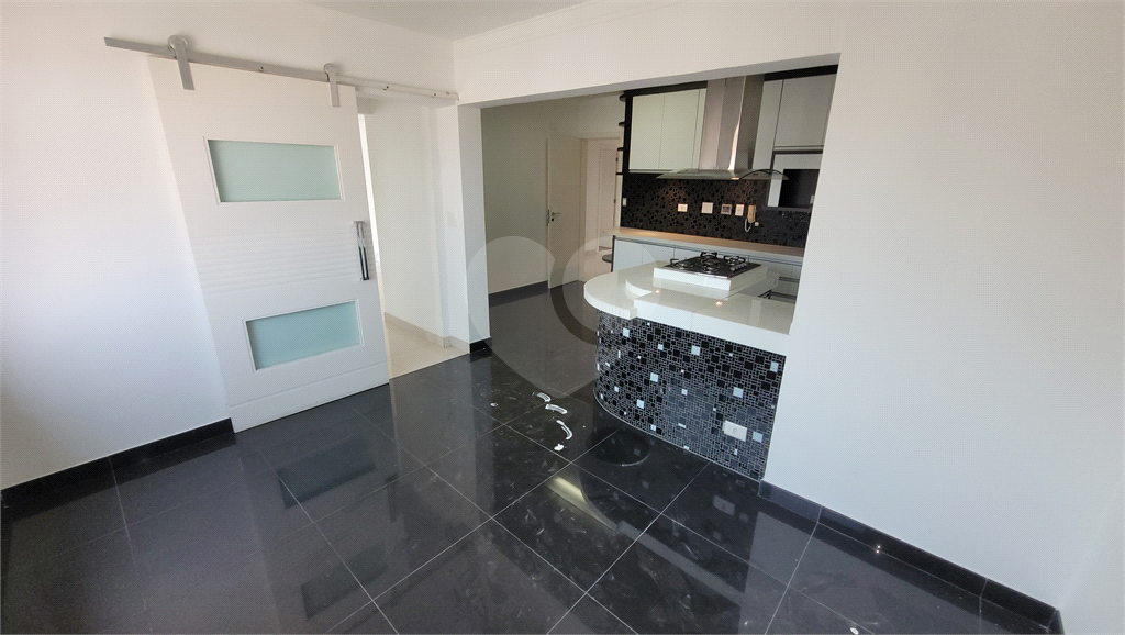 Cobertura Duplex para venda, 4 quartos (2 suítes), piscina, espaço gourmet. 4 vagas. Água Fria