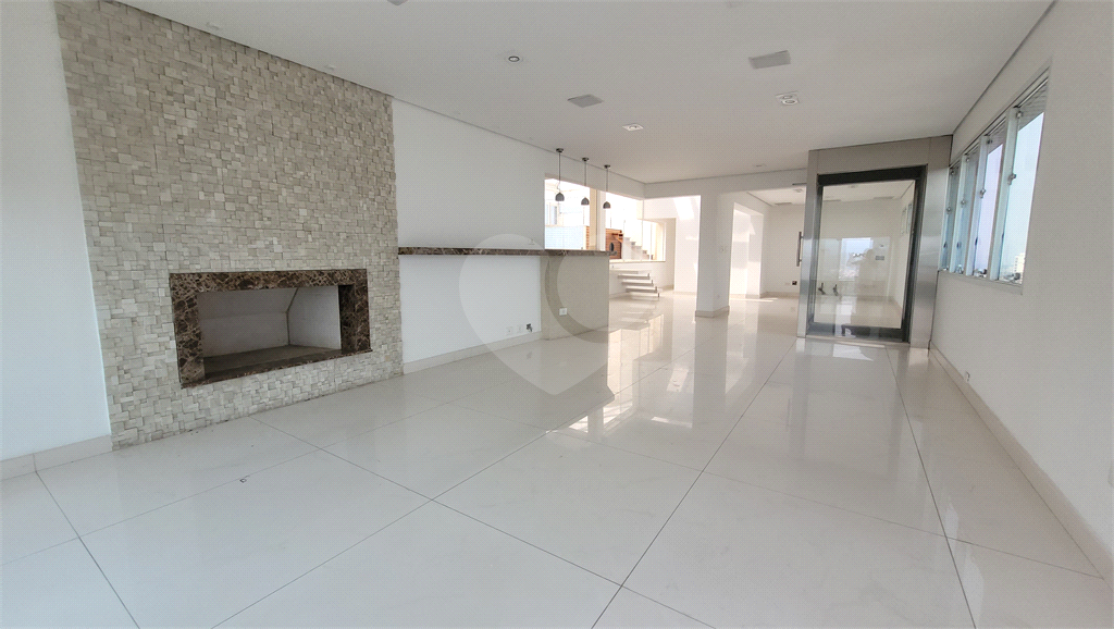 Cobertura Duplex para venda, 4 quartos (2 suítes), piscina, espaço gourmet. 4 vagas. Água Fria