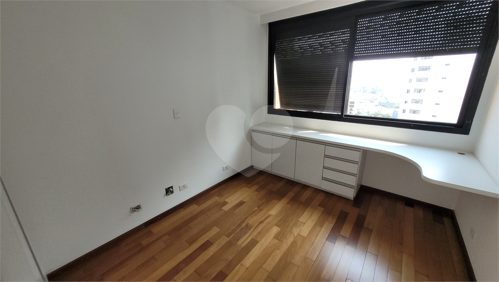 Cobertura Duplex para venda, 4 quartos (2 suítes), piscina, espaço gourmet. 4 vagas. Água Fria