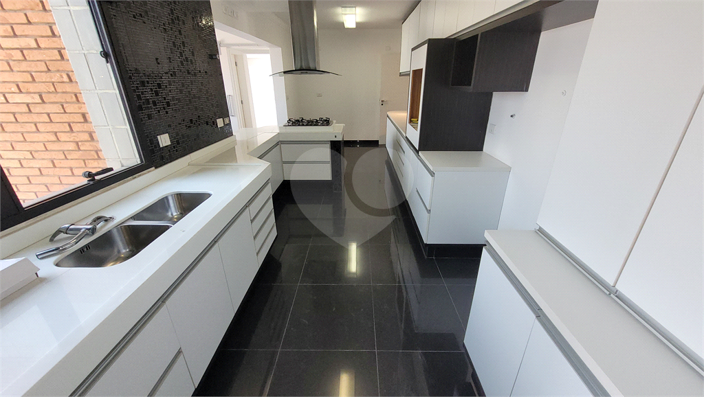 Cobertura Duplex para venda, 4 quartos (2 suítes), piscina, espaço gourmet. 4 vagas. Água Fria