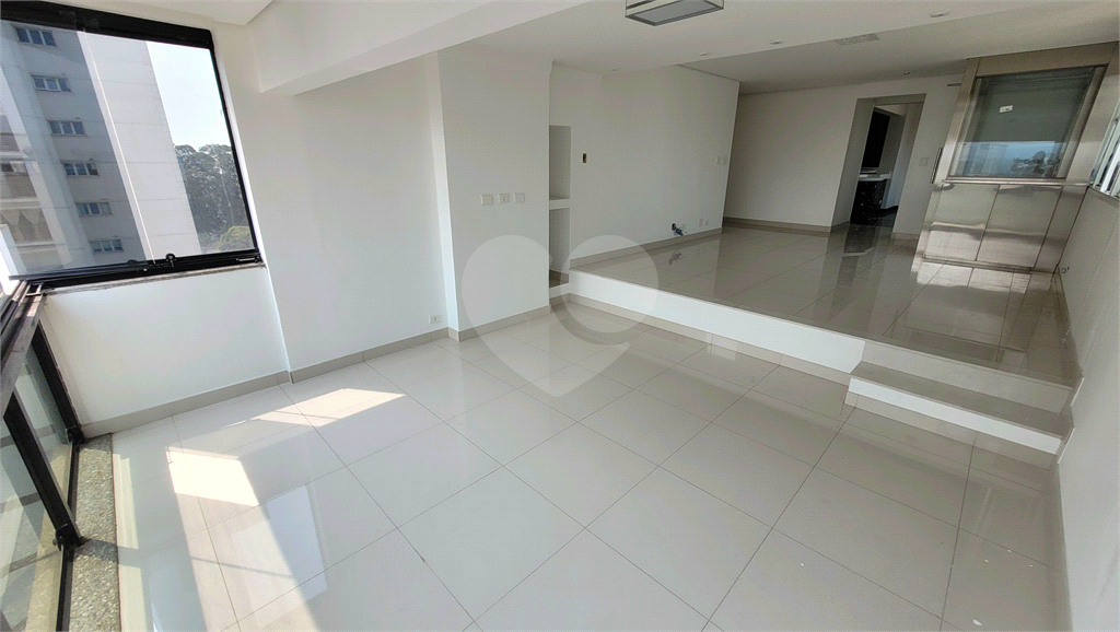 Cobertura Duplex para venda, 4 quartos (2 suítes), piscina, espaço gourmet. 4 vagas. Água Fria