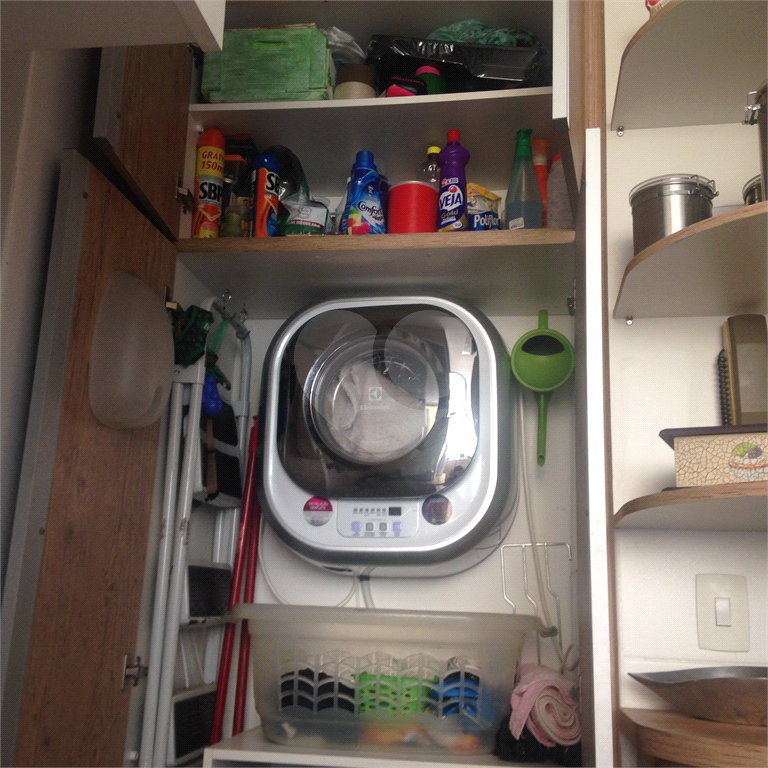 Cobertura com piscina e 3 vagas.