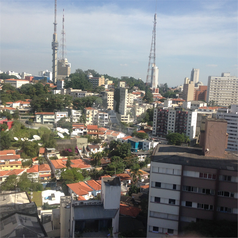 Cobertura com piscina e 3 vagas.