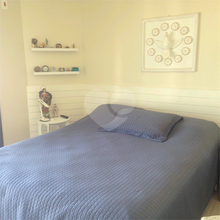 Cobertura com piscina e 3 vagas.