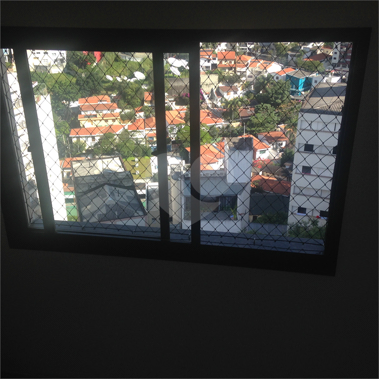 Cobertura com piscina e 3 vagas.