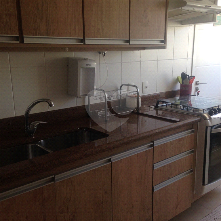 Cobertura com piscina e 3 vagas.